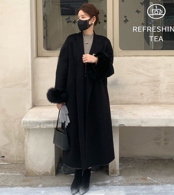 Women's Long Lapel Reversible Cashmere Coat - Image 5